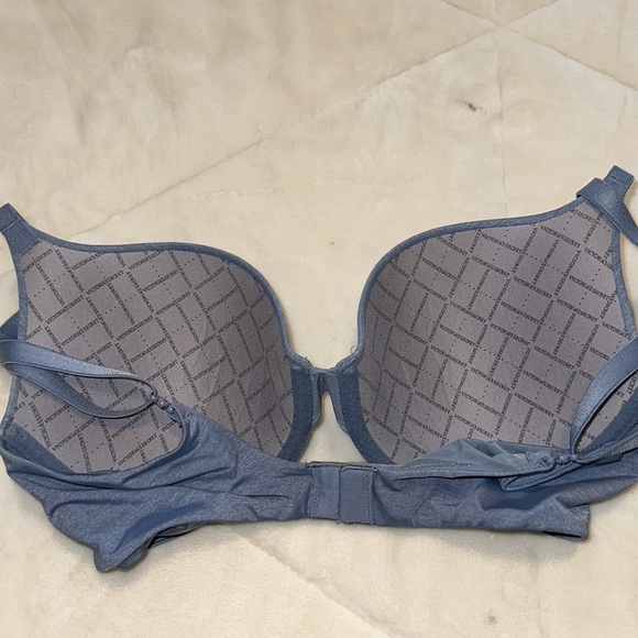 Victoria’s Secret Perfect Coverage Padded T-Shirt Bra - Picture 3 of 4